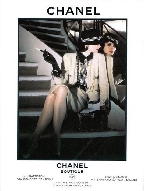 Chanel Ad Campaign, Honolulu Beach, Chanel Ad, 90s Chanel, Anna Ewers, Edie Campbell, Stella Tennant, Moda Chanel, Chanel Boutique