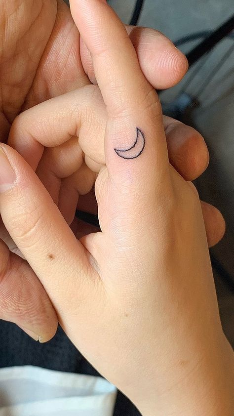 Moon Thumb Tattoo, Moon Knuckle Tattoo, Small Moon Hand Tattoo, Moon Tattoo Finger, Moon Tattoo Hand, Moon On Finger Tattoo, Crescent Moon Tattoo On Finger, Half Moon Finger Tattoo, Small Moon Finger Tattoo