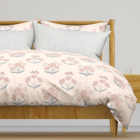 Add traditional style that will last in hues of blush, dusty rose, and steel blue #floralduvet #duvet
#floralbedroom #bedroominspo #bedroomtheme #bedroom #guestroom #guestbed Floral Bedroom, Floral Duvet Cover, Floral Duvet, Guest Bed, Bedroom Themes, Bedroom Inspo, Steel Blue, Dusty Rose, Traditional Style