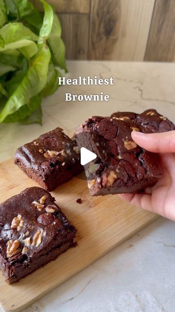 Masterchef Kriti Dhiman on Instagram: "These are the best ever - healthiest brownies that are full of good fats and nutrients . 
You can enjoy this easily without any guilt . 
And these are also Navratri friendly , so try this today 💓

Episode 8 - Healthy Brownies 

For full recipe check pinned comment 🧷 

#brownie#recipe#healthy#Navaratri#fasting#festive#chocolate#guiltfree" Brownie Recipe Healthy, Chocolate Festival, Healthy Brownies, Blondie Brownies, Brownie Recipe, Recipe Healthy, Today Episode, Good Fats, Brownies