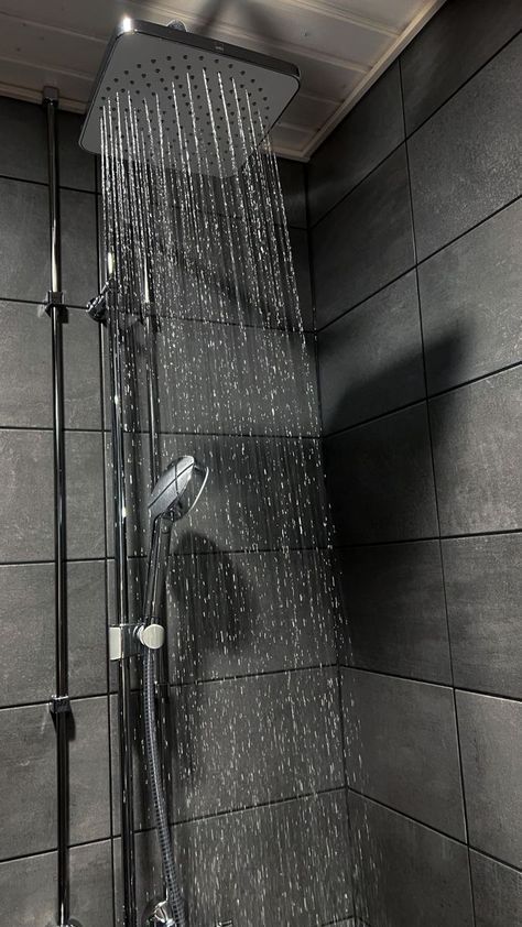 Aesthetic Night Routine, Routine Hair Care, Shower Aesthetic, Bath Aesthetic, Pampering Routine, Rainfall Shower Head, Shower Time, Relaxation Techniques, Luxury Aesthetic