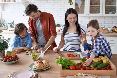 Healthier Family Nutrition Tips: 3 Ways Parents Can Make Healthy Eating Easier for Their Families #30secondmom Healthier Eating Habits, Plans For Summer, Family Nutrition, House Remodeling, Food Coloring Pages, Yummy Healthy Snacks, Healthier Eating, Just Eat It, Grocery Budgeting