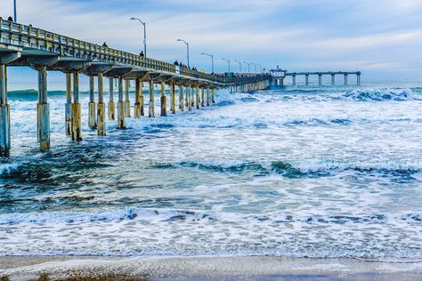 Thanks to @TheDerekStory for making this photo available freely on @unsplash 🎁 San Diego Activities, Ocean Beach San Diego, Vida Blue, Beach San Diego, Romantic Fiction, Coronado Island, Things To Do Alone, Surf School, Ghost Tour