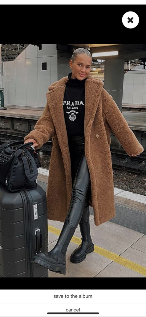 Outfits With Brown Leather Leggings, Krakow Winter Outfit, Outfit For Paris Winter, Krakow Outfits, How To Style Black Leggings, Black Leggings Outfits, Comfy Summer Outfits, Look Legging, Black Leggings Outfit