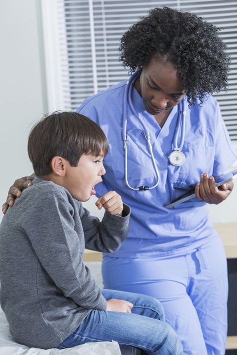 Are You Familar with the Symptoms of Pneumonia in Children? Natural Remedies For Pneumonia, Bronchitis Vs Pneumonia, Mycoplasma Pneumonia, What Is Pneumonia, Signs Of Pneumonia, Pneumonia In Kids, Pneumonia In Children, Pneumonia Symptoms, Chronic Lung Disease