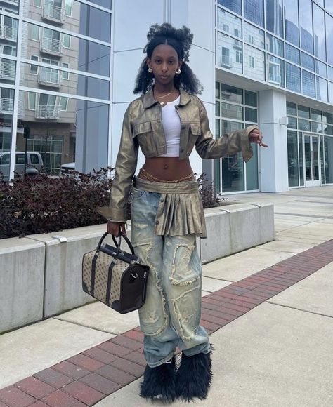 90s Hiphop Fashion, Streetwear Skirt, Woman Streetwear, Skirt Streetwear, Belt Skirt, 2000s Clothes, Half Skirt, Streetwear Fashion Women, Outfit Goals