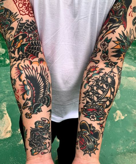 Traditional Tattoo Leg Sleeve, Traditional Back Tattoo, Old School Tattoo Sleeve, Traditional Tattoo Man, Traditional Hand Tattoo, Traditional Black Tattoo, Best Neck Tattoos, Traditional Tattoo Flash Art, Cowboy Tattoos