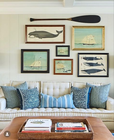 Neutral Coastal Living Room, Neutral Coastal Decor, Deco Surf, Nautical Interior, Beach Themed Bedroom, Nautical Theme Decor, Coastal Living Rooms, Beach House Interior, Cottage Interiors