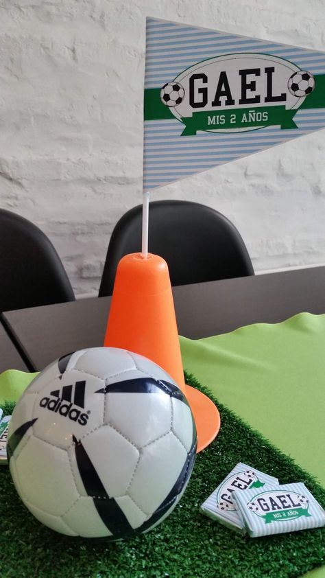 Party Ideas 18th, Soccer Party Ideas, Football Birthday Party Ideas, Soccer Banquet, Soccer Theme Parties, Birthday Football, Sports Banquet, Soccer Baby, Sports Party Decorations