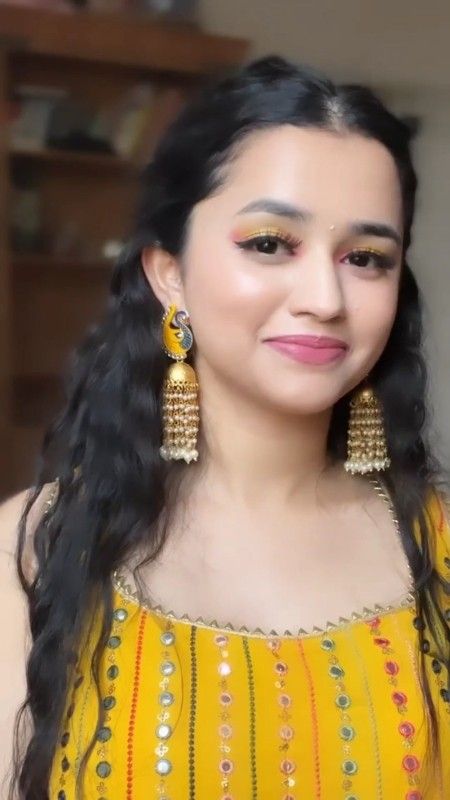 Ankita Chhetri Earrings With Yellow Suit, Ankita Chhetri, Yellow Color Combinations, Yellow Kurti, Combination Dresses, Suit Combinations, Face Charts, Suit Salwar, Yellow Lehenga