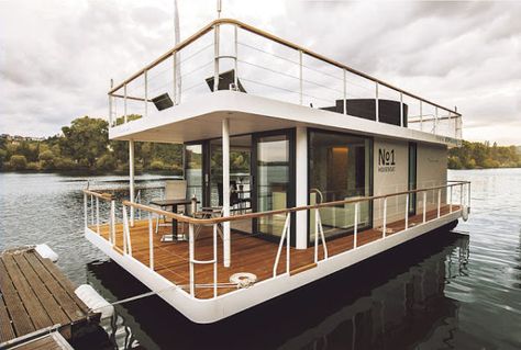 No1 Living 40ft Houseboat 001 Houseboat Floor Plans, House Boat Interior, Aquarium House, Floating Sauna, Tiny Houseboat, Small Houseboats, Pontoon Houseboat, Dock House, Floating Homes