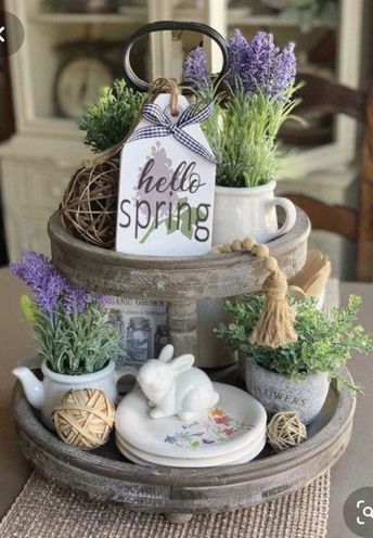 Spring Table Decor, Tier Trays, Tafel Decor, Tiered Tray Diy, Bar Inspiration, Tray Ideas, Wood Tags, Spring Table, Spring Easter Decor