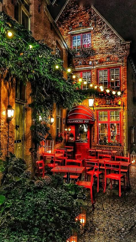 https://flic.kr/p/2b5UJX1 | City - Belgium - BRUGGE - Restaurant, Advent-01 Europe 2023, Cozy Restaurant, Fav Place, Bruges Belgium, Outdoor Restaurant, Perfect Photos, Beautiful Places To Travel, Pretty Places, A Restaurant