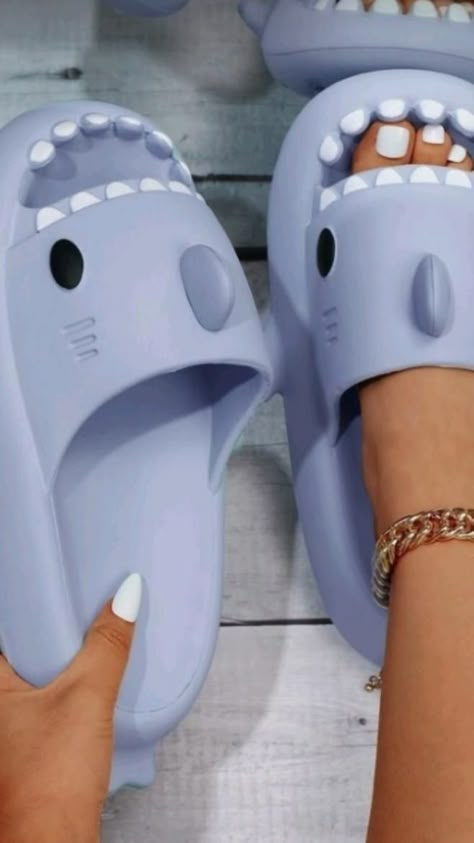 Shark Shoes, Cute Slides, Shark Slippers, Crocs Fashion, Dr Shoes, Preppy Shoes, Cute Slippers, Women Slides, Cute Nike Shoes