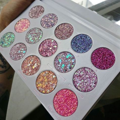 Over 50 Eye Makeup, Eye Makeup With Glitter, Eye Makeup Korean, Eye Makeup Colorful, Makeup Zodiac, Makeup With Glitter, Zodiac Makeup, Highlight Makeup, Katie Brown