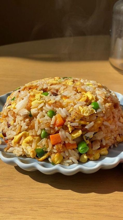 Fried Rice Pork, Bbq Pork Fried Rice, Rice Pork, Pasti Fit, Chinese Bbq Pork, Pork Fried Rice, Chinese Cooking Recipes, Easy Rice Recipes, Rice Side Dishes