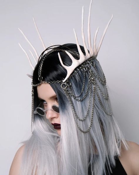 Bones Halo Crown, White Halo Crown, Gothic Headdress, Halloween, Vampire Headband, Festival Headband, Witch Birthday - Etsy Crown Of Bones, Bone Crown, Gothic Headdress, Horror Wedding, Witch Birthday, Halloween Crown, Dragon Bones, Festival Headband, Halo Crown