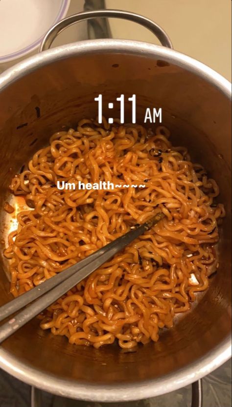 Street Food Snapchat, Noodles Captions Instagram, Ramen Instagram Story, Ramen Aesthetics Insta Story, Noodles Snapchat Story, Noodles Snap, Noodles Aesthetic, Food Captions, Delicacy Food