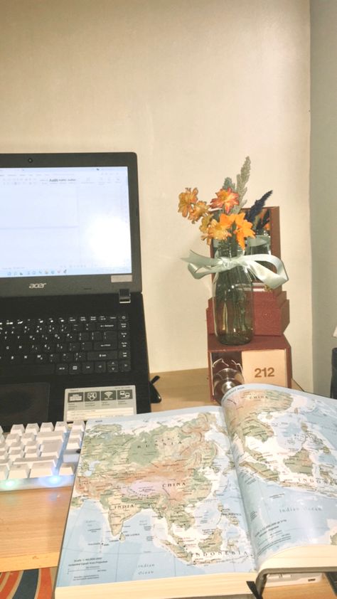 Tourism Student Map World Wap Study table Linguistics Student Aesthetic, Tourism Student, Work Vision Board, Study German, Teacher Aesthetic, Tourism Management, International Tourism, Teaching Geography, Tokyo Japan Travel