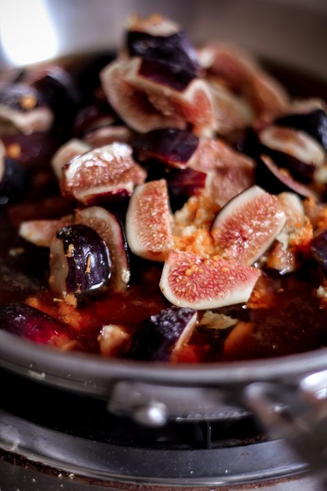 Fig Sauce, Roasted Figs, Fig Compote, Start Of Fall, Bowl Of Ice Cream, Cherry Compote, Compote Recipe, Recipe Generator, Fig Recipes