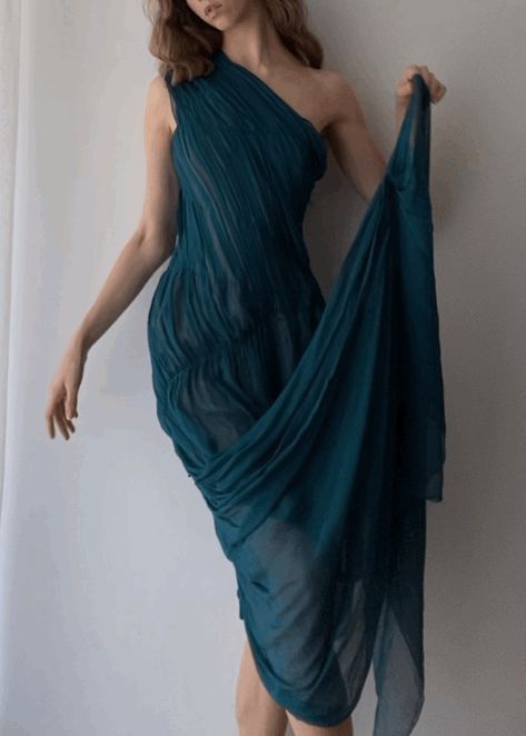 Flowing Gown, Winter Typ, Fashionably Late, Themed Weddings, Warrior Quotes, Performance Outfits, Fashion Statements, Glam Dresses, Pinterest Account