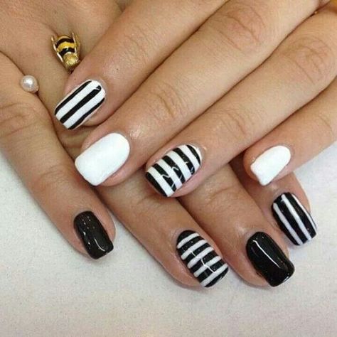 black and white nail art #stripes Black And White Nail, Black And White Nail Designs, Nails Orange, Orange Copper, Fall Nail Art Designs, White Nail Art, Striped Nails, White Nail Designs, Simple Nail Art Designs