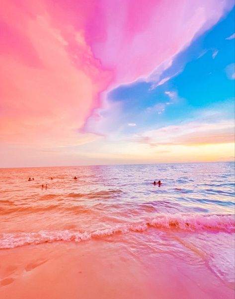 Preppy Sunsets, Gods Artwork, Beachy Wallpaper, Preppy Pics, Sunset Iphone Wallpaper, Painted Skies, Bright Aesthetic, Pretty Icons, Aesthetic Patterns