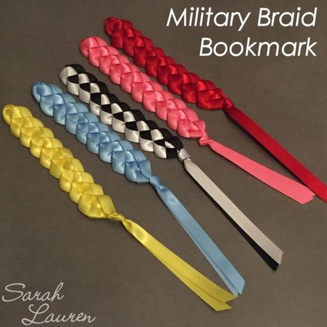 Crafts To Do With Ribbon, Ribbon Crafts Diy Easy, Ribbon Bookmark Diy, Braided Bookmarks, Ribbon Decoration Ideas, Crafts With Ribbon, Easy Ribbon Crafts, Diy Ribbon Crafts, Bookmark Easy