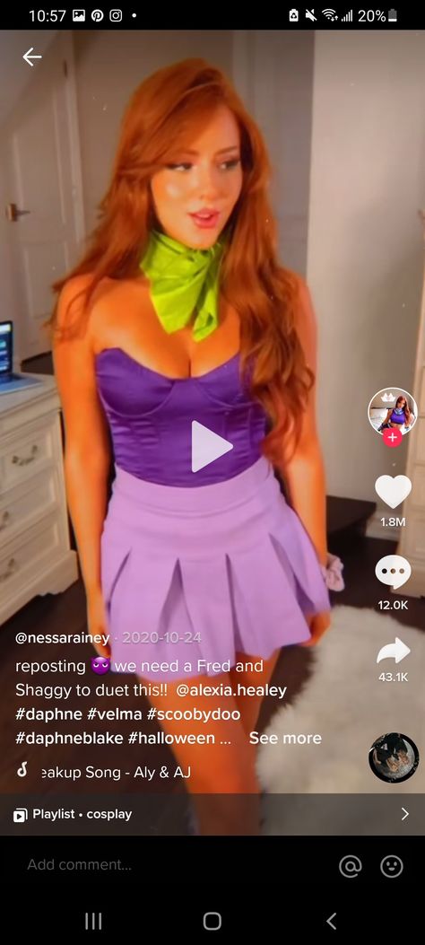 Daphne And Velma Costumes Aesthetic, Disfraz Dafne Scooby Doo, Daphne Scooby Doo Makeup, Diy Daphne Costume, Daphne Outfit Ideas, Daphne Makeup, Fred And Daphne Costume, Scooby Doo Disfraz, Daphne Blake Costumes