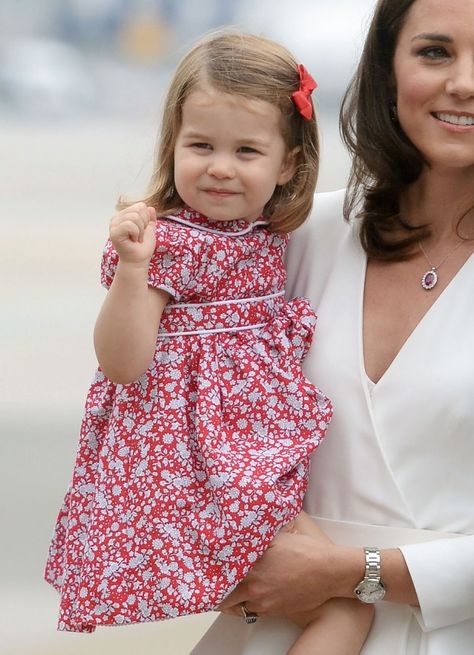 Young Queen Elizabeth, Princesa Charlotte, Prins William, Baby Prince, Prince William And Catherine, Princess Kids, Girl Celebrities, Duchess Catherine, Prince William And Kate