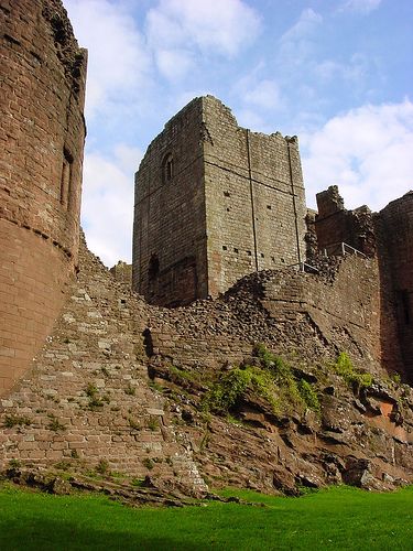 Firm foundations, the Keep, Goodrich Castle, Herefordshire by archidave on Flickr English Castles, Luxor Egypt, 17th Century Art, Castle In The Sky, Visit Scotland, Scottish Castles, Clearwater Beach, England Uk, Future City