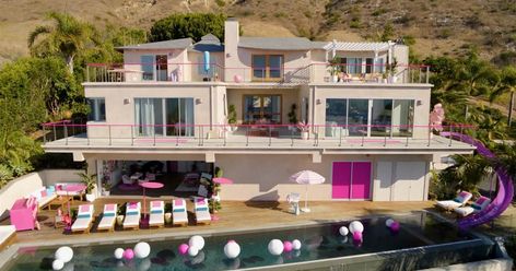 Tour the real life Barbie’s Dream House in Malibu Barbie Malibu Dream House, Cozy House Decor, Barbie In Real Life, Living Barbie, Barbie Bedroom, Dream House Aesthetic, Airbnb House, Famous Interior Designers, Barbie Dreamhouse