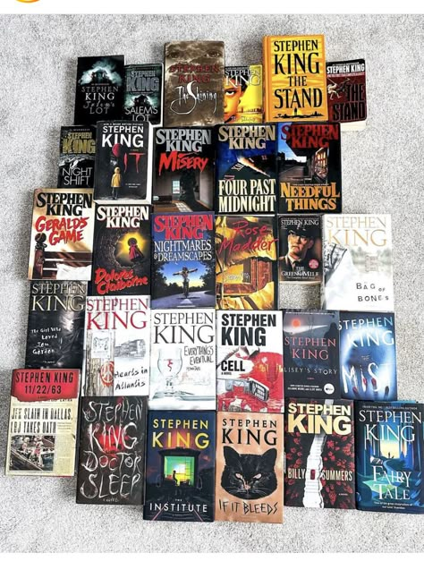 Best Stephen King Books, Stephen King Aesthetic, Bookshelf Art, Stephen King Books, Books Manga, Horror Books, Dream Book, Book Wishlist, Recommended Books To Read