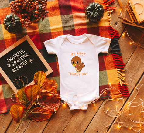 Dress your adorable baby in this Thanksgiving themed onesie! Your sweet little Turkey will be the talk of Thanksgiving dinner! Babys First Thanksgiving, My First Thanksgiving, Baby Turkey, Tropical Cruise, Thanksgiving Baby, First Thanksgiving, Grateful Thankful Blessed, Butcher Paper, Unique Ornament