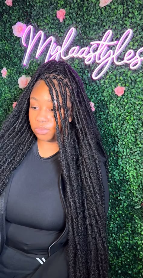 Locs Long, Half Braided Hairstyles, Hair Braid Designs, Long Weaves, Soft Locs, Big Box Braids, Butterfly Locs, Hairstyle Idea, Big Box Braids Hairstyles