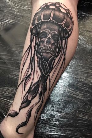 Dark Aquatic Tattoo, Ocean Skeleton Tattoo, Traditional Style Jellyfish Tattoo, Underwater Skull Tattoo, Jellyfish Skull Tattoo, Jelly Fish Hand Tattoo, Skull Sea Tattoo, Gothic Jellyfish Tattoo, Deep Sea Creatures Tattoo