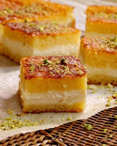 Basbousa Recipe With Cream, Easy Basbousa Recipe, Aussie Desserts, Croatian Cakes, Basbousa Recipe, Semolina Cake Recipe, Cooking Business, Desert Board, Semolina Recipe