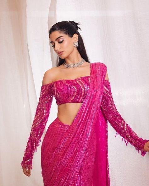 All posts • Instagram Diwali Fashion, Ambani Wedding, Khushi Kapoor, Suhana Khan, South Indian Bride Saree, Indian Dresses Traditional, Traditional Indian Outfits, Indian Wedding Wear, Bollywood Wedding