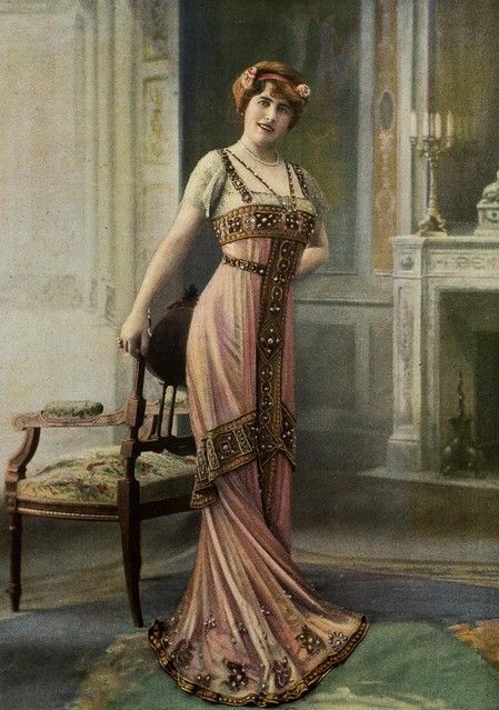 Robe de Diner 1910 | Les Modes (Paris) January 1910 Robe de … | Flickr Art Nouveau Fashion, Belle Epoque Fashion, Fashion 1910, 1900s Fashion, 1910s Fashion, 파티 드레스, 20th Century Fashion, Edwardian Dress, Retro Mode