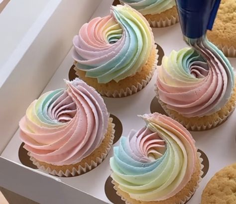 Pastel Cupcake Ideas, Pastel Rainbow Cupcake Cake, Rainbow Frosting Cupcakes, Cute Pastel Cupcakes, Pastel Rainbow Cupcakes Ideas, Pastel Cupcakes Birthday, Girls Birthday Cupcakes, Pastel Color Cupcakes Birthday, Rainbow Birthday Cupcakes