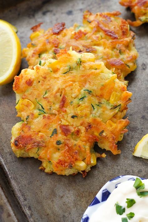 Vegetarian Fritters, Vegetable Fritters, Vegetarian Brunch, Veggie Fritters, Zucchini Carrot, Veggie Patties, Roasted Vegetable Recipes, Fritter Recipes, Veggie Side Dishes