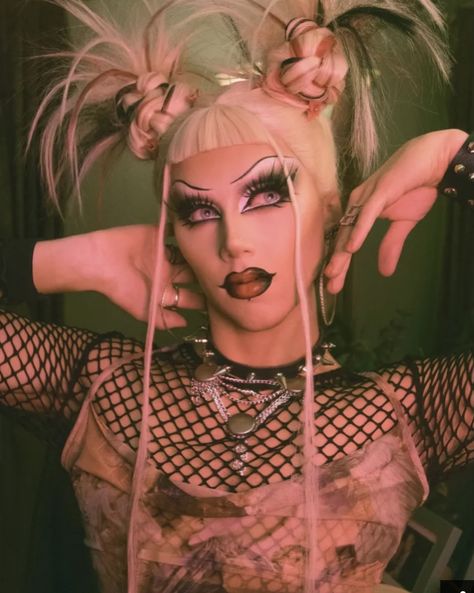 sugar and spice coyle twins drag queen alt emo egirl alternative punk goth y2k fashion wig ig instagram Y2k Drag Makeup, Arsenic Aesthetic, Alternative Drag Makeup, Ashnikko Makeup, Spice Drag Queen, Sugar And Spice Drag Queens, Coyle Twins, Horror Drag, Drag Aesthetic