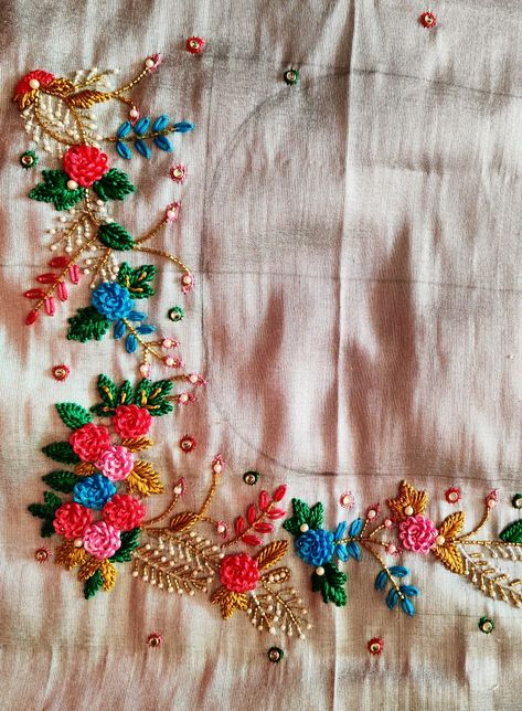 Thread Work Blouse, Phulkari Pants, Magam Work Designs, Blouse Maggam Work, Aari Design, Kids Blouse Designs, Hand Beaded Embroidery, Hand Embroidery Patterns Flowers, Handmade Embroidery Designs