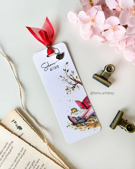 𝗣𝗿𝗮𝘁𝗮’𝘀 𝗣𝗿𝗲𝗺𝗶𝘂𝗺 𝗕𝗼𝗼𝗸𝗺𝗮𝗿𝗸𝘀 𝗖𝗼𝗹𝗹𝗲𝗰𝘁𝗶𝗼𝗻! ✨ Swipe to see the closeup of bookmarks ➡️ These bookmarks are crafted to elevate your reading experience.🥰 ✨ 𝗪𝗵𝗮𝘁 𝗠𝗮𝗸𝗲𝘀 𝗢𝘂𝗿 𝗕𝗼𝗼𝗸𝗺𝗮𝗿𝗸𝘀 𝗦𝗽𝗲𝗰𝗶𝗮𝗹 ? ✨ - Originally painted with 𝘄𝗮𝘁𝗲𝗿𝗰𝗼𝗹𝗼𝗿𝘀 ensuring a unique and artistic touch. - Digitally printed on 𝗵𝗶𝗴𝗵-𝗾𝘂𝗮𝗹𝗶𝘁𝘆 𝗽𝗿𝗲𝗺𝗶𝘂𝗺 𝘁𝗲𝘅𝘁𝘂𝗿𝗲𝗱/𝗴𝗹𝗼𝘀𝘀𝘆 𝗽𝗮𝗽𝗲𝗿 for a vibrant and luxurious finish. - Each bookmark features 𝗶𝗻𝘀𝗽𝗶𝗿𝗶𝗻𝗴 𝗾𝘂𝗼𝘁𝗲𝘀 𝗮𝗻𝗱 𝗱𝗲𝘀𝗶𝗴𝗻𝘀 to uplift your spirits every time you open your book. - Adorned with 𝗰𝗵𝗮𝗿𝗺𝘀 ... Unique Bookmark Ideas, Handmade Bookmarks Diy, Pencil Drawings Of Girls, Bookmarks Diy, Bookmark Printing, Cottagecore Art, Handmade Bookmarks, Unique Bookmark, Art & Craft Paint