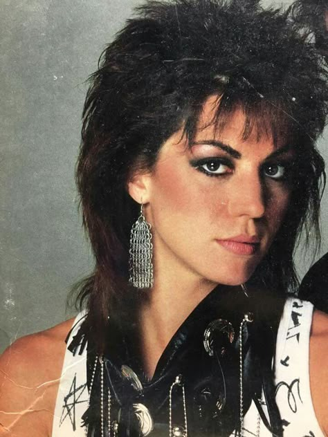 80s Rock Makeup, Joan Jett Hair, Joan Jett Young, 80s Rock Hair, Aesthetic Surgeon, Punk Rock Hair, Joan Jett The Runaways, Cherie Currie, Rock Makeup