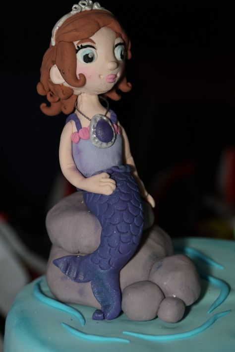 Sofia The First Mermaid, Sofia The First Lucinda, Sofia The First Funny, Sofia The First Whispers, Sofia The First Movie, Sophia The First Meme, Mermaid Birthday Cake, Duyung Mermaids Meme, Mermaid Birthday Cakes