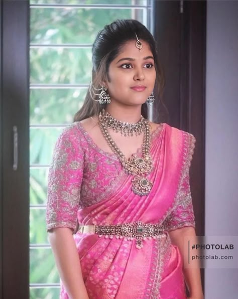 Pink Sari, Hair Style On Saree, Bride Saree, Latest Bridal Blouse Designs, Engagement Hairstyles, Blouse Designs Pattern, Sarees South Indian, Simple Saree Designs, Bridal Sarees South Indian