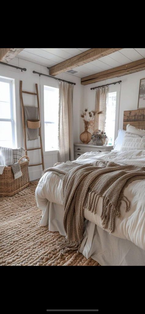 Idea Bilik Tidur, Reka Bentuk Bilik Tidur, Cozy Farmhouse Bedroom, Farmhouse Bedrooms, Hiasan Bilik Tidur, Modern Farmhouse Bedroom, Woman Bedroom, Country Bedroom, Farmhouse Bedroom Decor