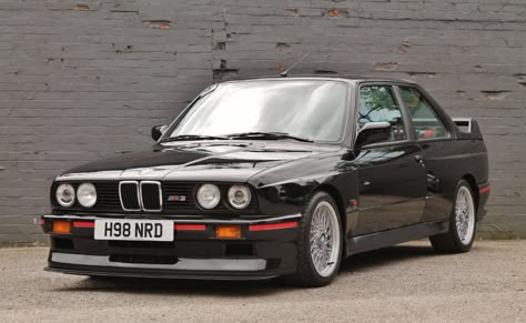 90s Cars Aesthetic, 90s Cars, Bmw M3 E30, Classic Bmw, Cars Aesthetic, Bmw Sport, Bmw E30 M3, E30 M3, Touring Car Racing