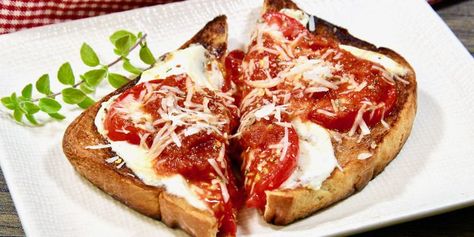 Pizza Toast with Burrata and Tomato Toast With Burrata, Easy Bruschetta Recipe, Pizza Toast, Easy Bruschetta, Tomato Recipe, Tomato Bruschetta, Grilled Bread, Protein Nutrition, Small Tomatoes